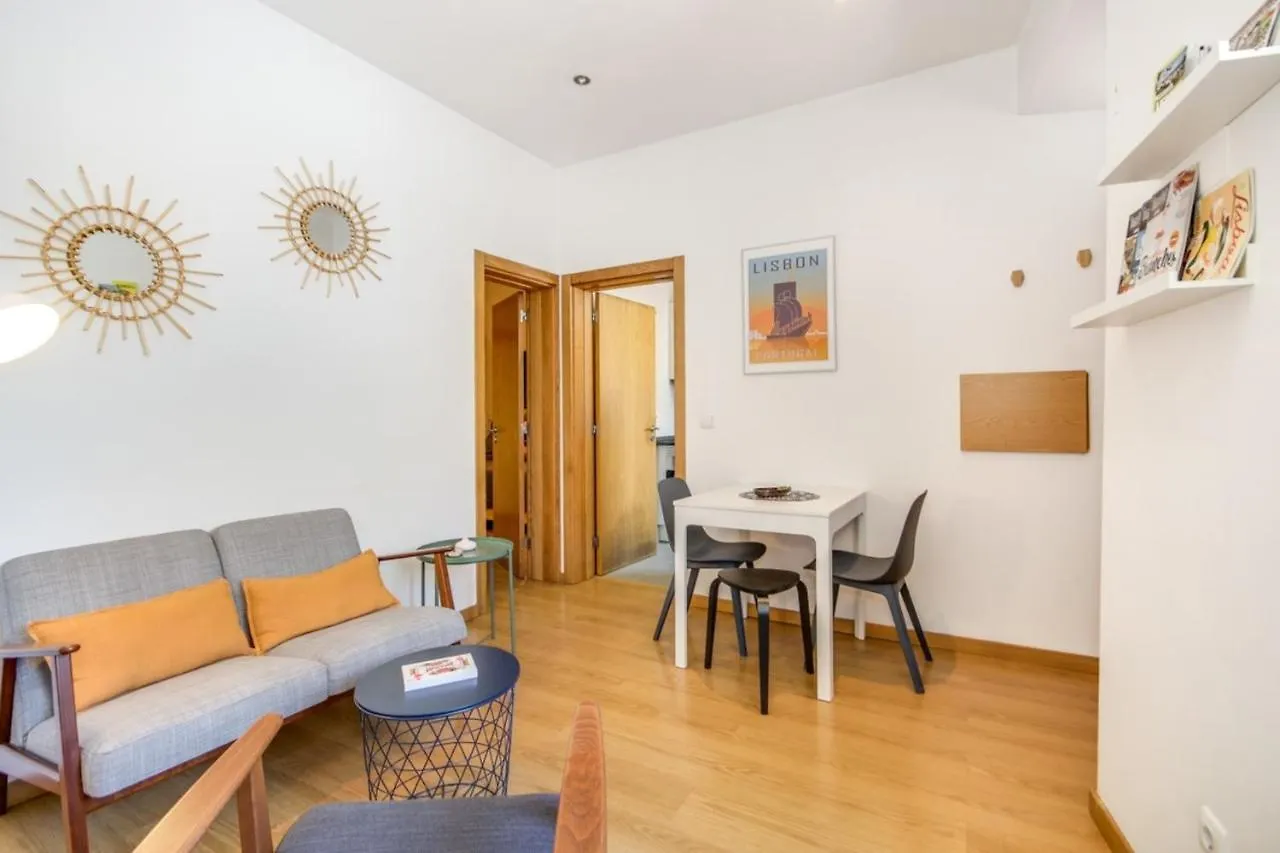 GuestReady -- Cream&Wood Stay in Alcântara Lisboa Portugal